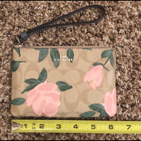 NWT Coach Clutch - Picture 3 of 3